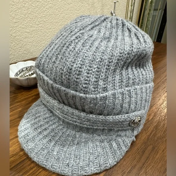Michael Kors NWT Gray Knit Hat s-l400.jpg main image 4